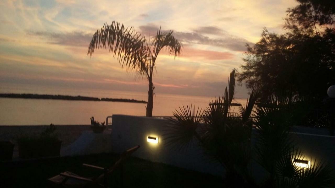 Villa A Diamante Sulla Spiaggia เบลเวเดเร มาริตตีโม ภายนอก รูปภาพ